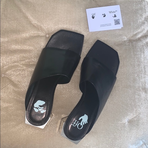 Off-White™  Hexnut Leather Metallic-Heel Thong Sandals - Picture 12 of 15